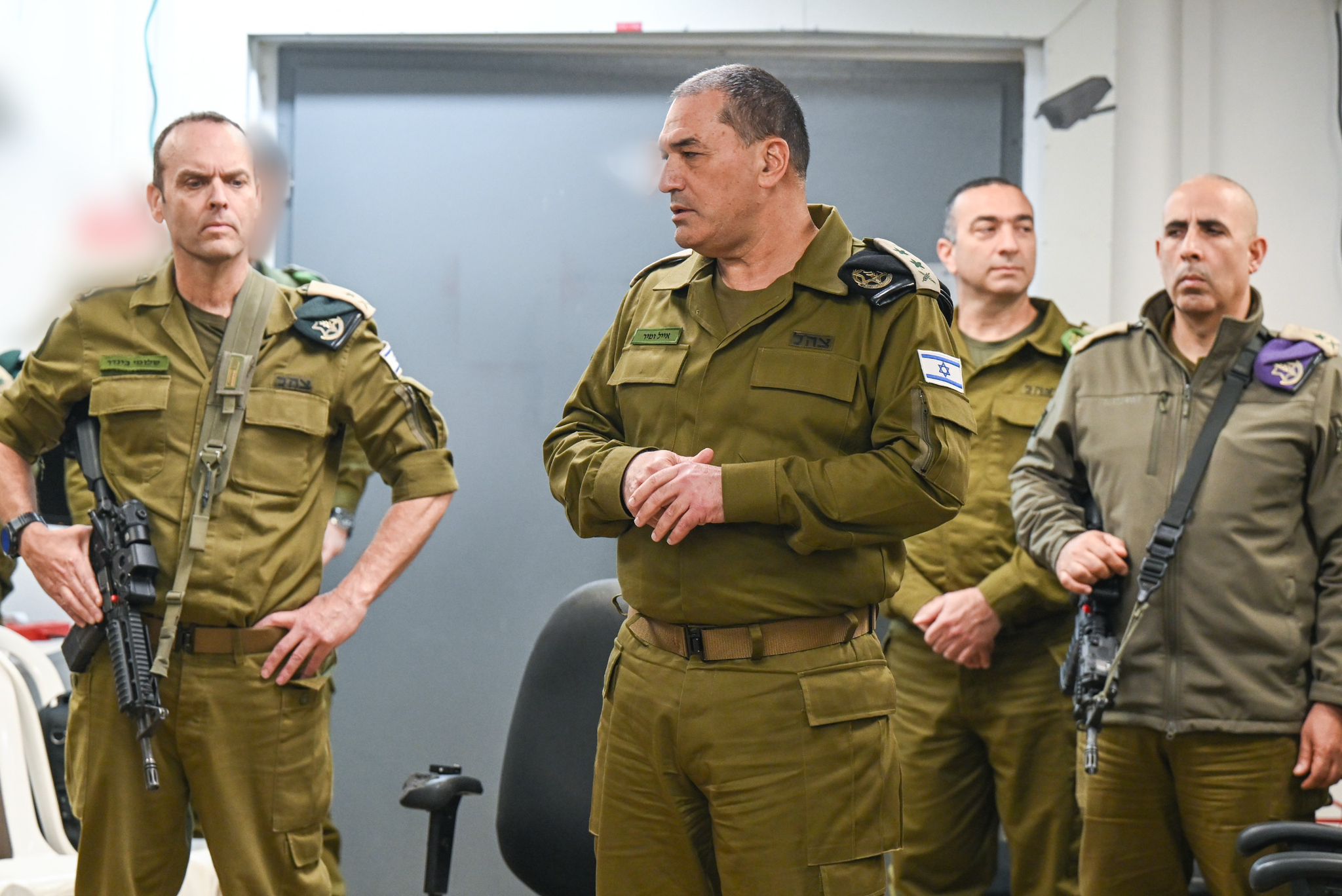 הערכת מצב באגף המודיעין לפני היציאה למבצע (צילום: דובר צה״ל)