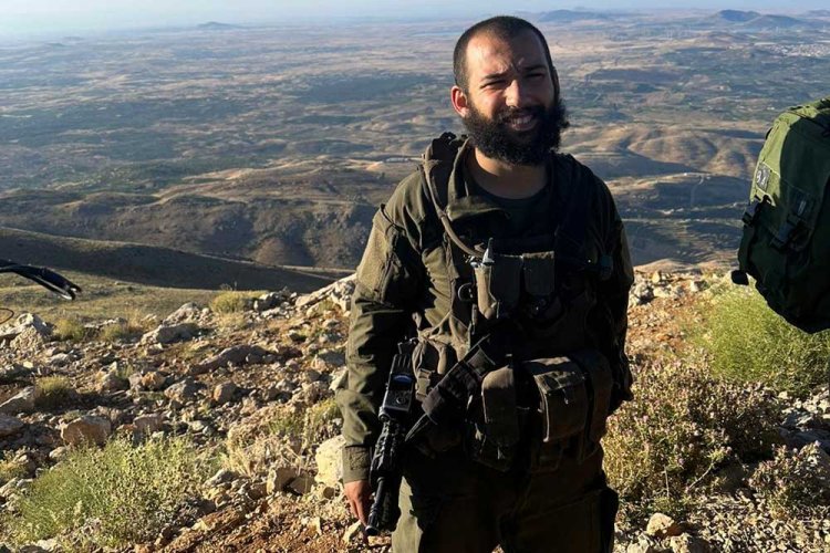 כחייל, לפני הפציעה