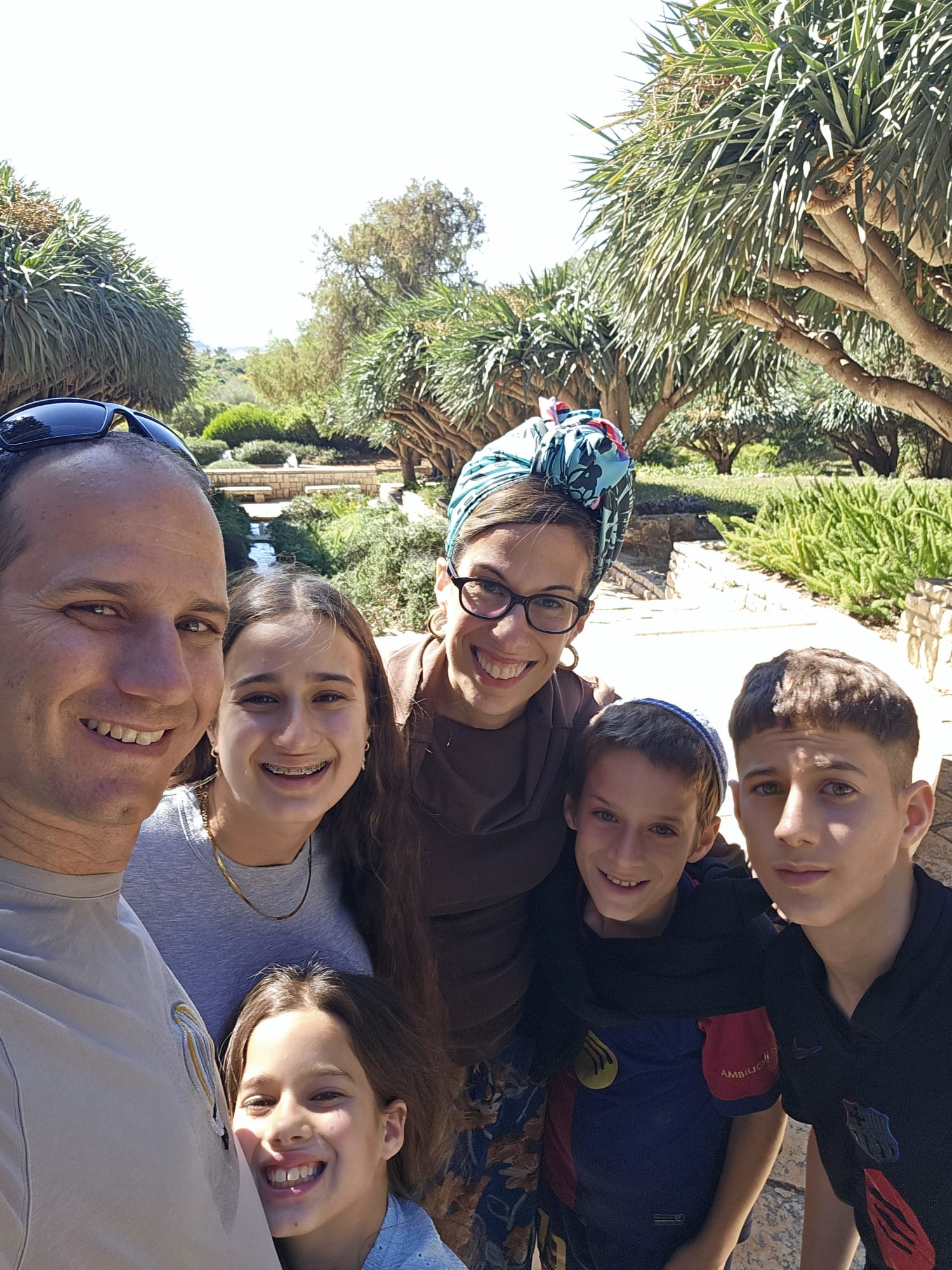 עם אריאל והילדים (צילום: מהאלבום הפרטי)