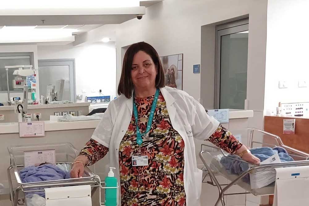 מרים מתנדבת בתינוקייה