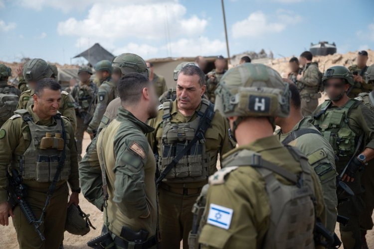 זמיר בסיור ברצועת עזה (צילום: דובר צה״ל)