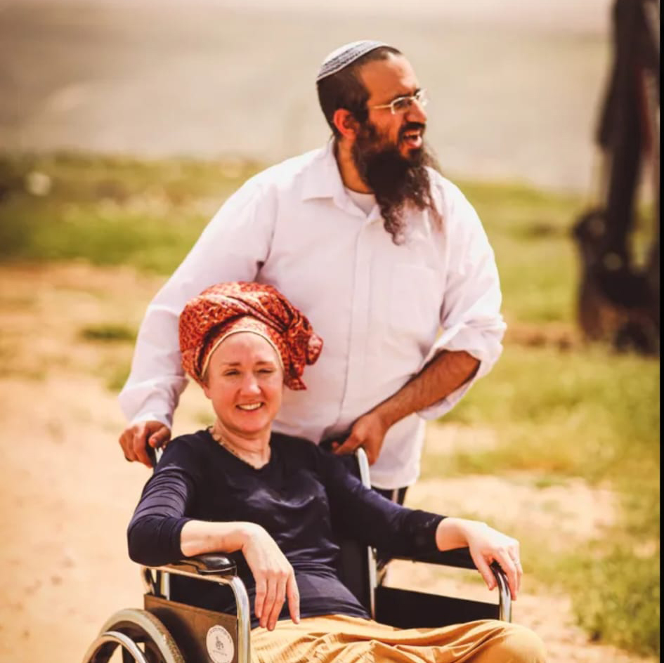 בכיסא גלגלים בערב פסח