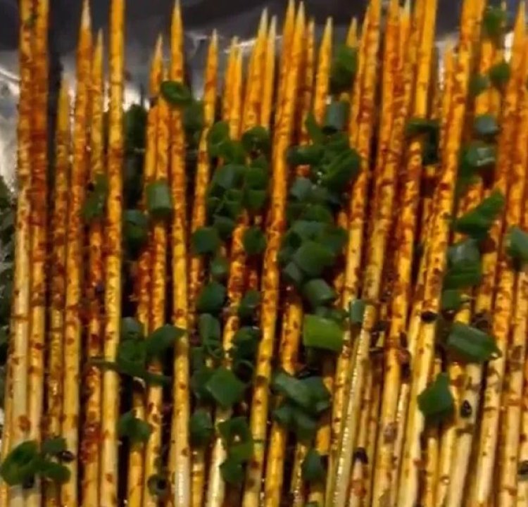 מקלות הבמבוק החריפים 