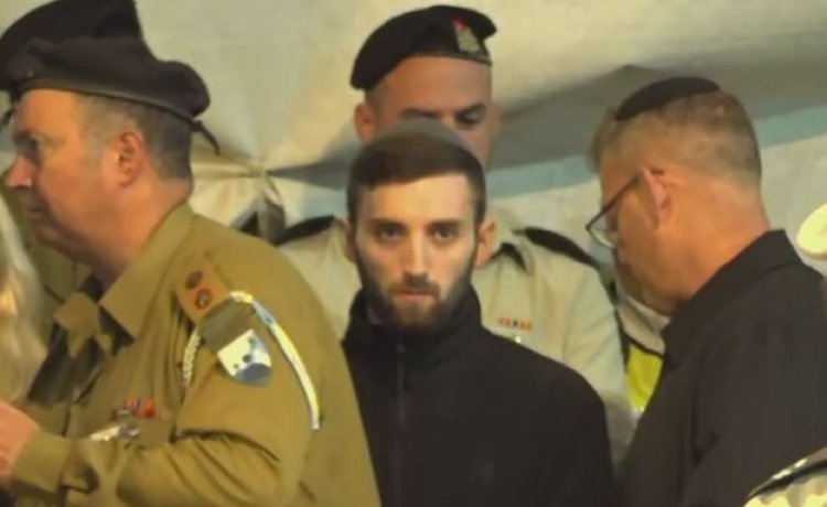 מתן אנגרסט בהלוויית מפקדו דניאל פרץ הי"ד