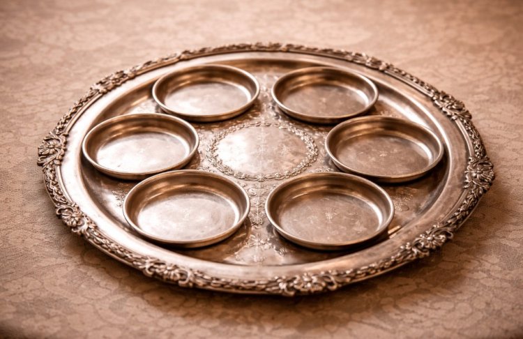 קערת סדר עתיקה מכסף