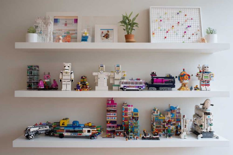 חשוב מאוד להתקין עבורה מדף לדגמים או לציורים