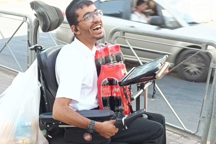 Chaim maintains his independence despite his disability