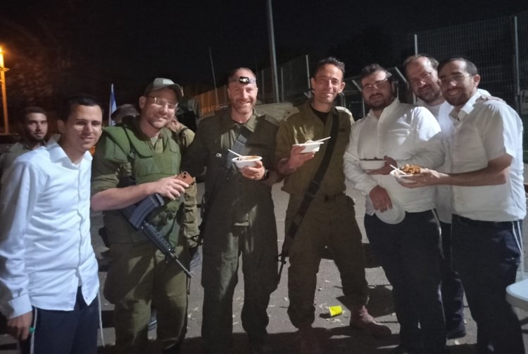 בחלוקת טשולנט לחיילים