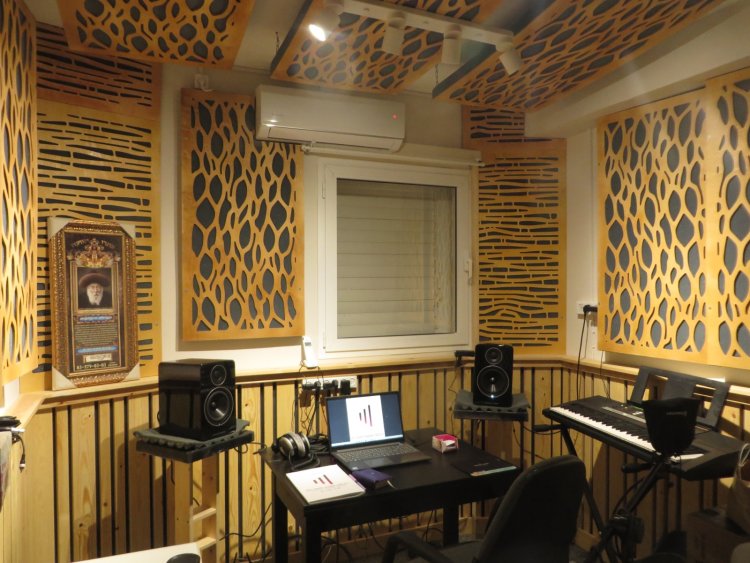 Naomi Wiesel's studio being set up