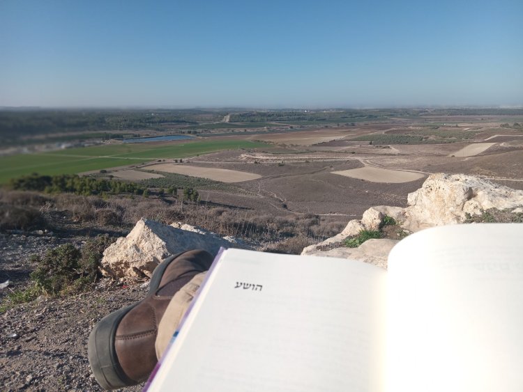 שתי התמונות האחרונות לכתוב תחתיהן: לימוד על הספסל בפארק