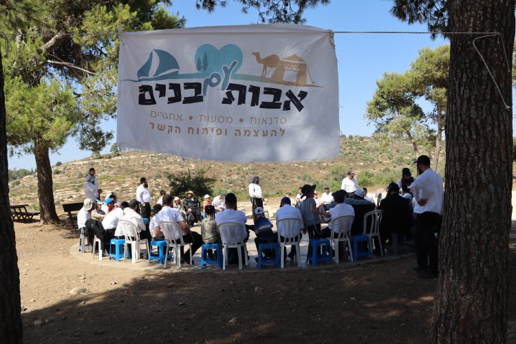 (צילום:יוחנן כץ, ישראל כהן, מאיר דרברמדיקר)