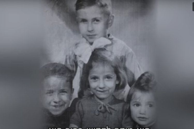 רבקה עם אחיה אחרי השחרור