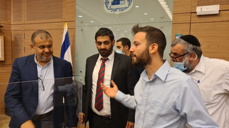 סיום דיון בוועדת ביקורת המדינה יחד עם שר הדתות מיכאל מלכיאלי