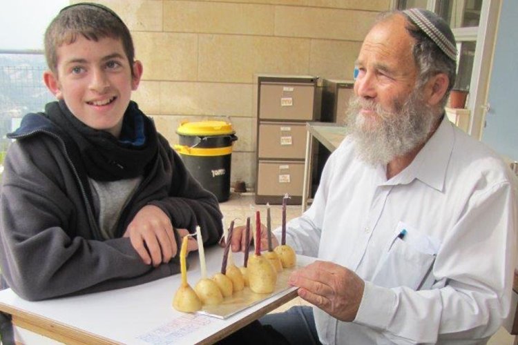 עם סבו, בשיקום