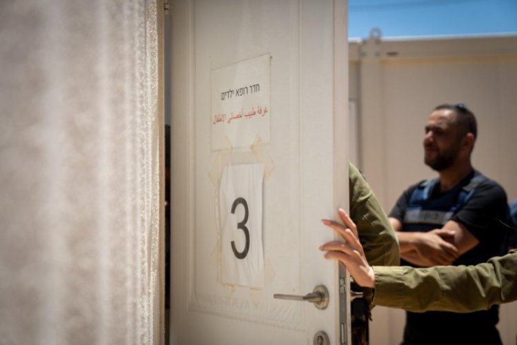 כוחות צה״ל במתקן הרפואי בדרום סוריה (צילום: דובר צה״ל)