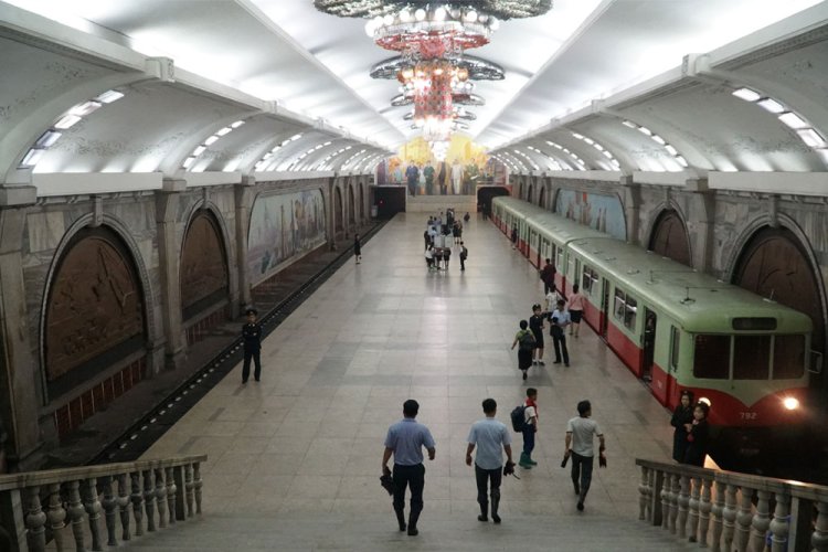 הרכבת התחתית בפיונגיאנג, קוריאה הצפונית
