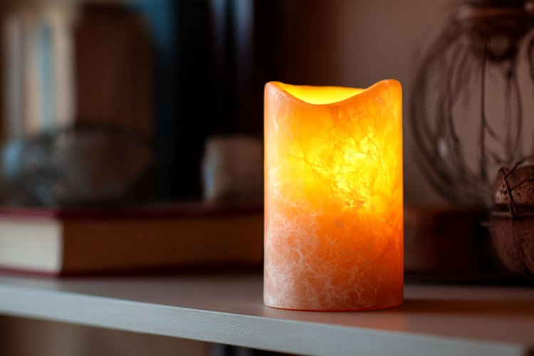 נראה אמיתי אבל עובד על סוללות