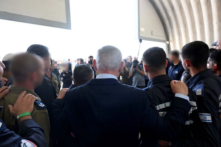 נתניהו בבסיס תל נוף (צילום: אבי אוחיון, לע״מ)