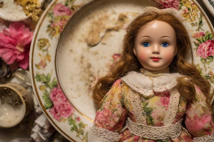 ביננו, לשמור את הבובה הזו - זה קצת קריפי