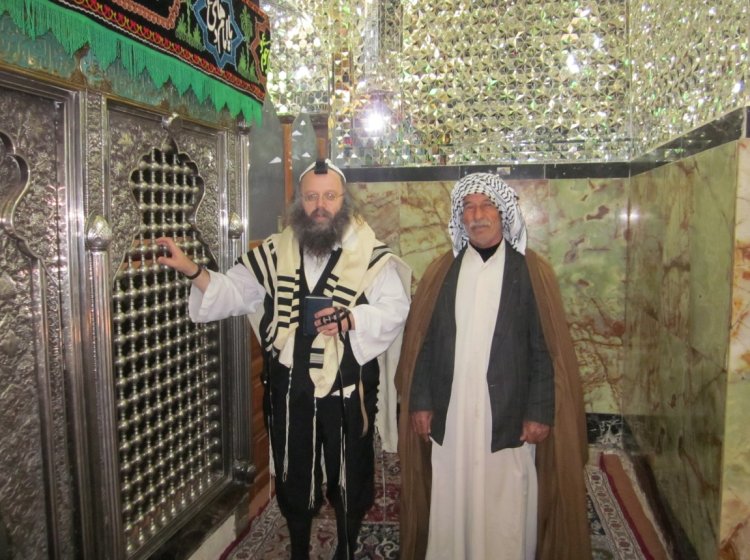 על קברו של דניאל באיראן