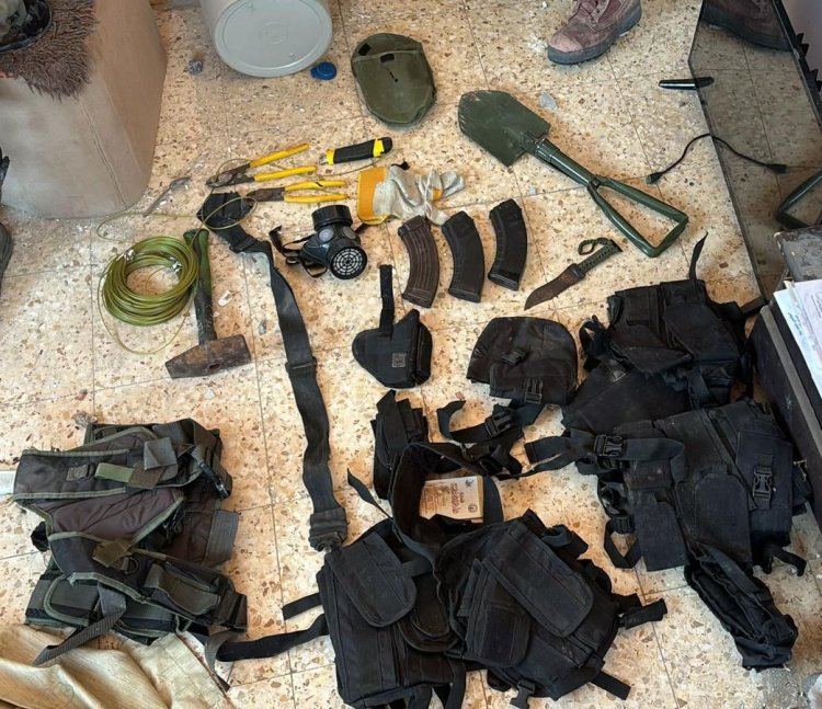 אמצעי לחימה שאותרו על ידי צוותי הקרב של חטיבת כפיר וחטיבה 188 (צילום: דובר צה״ל)