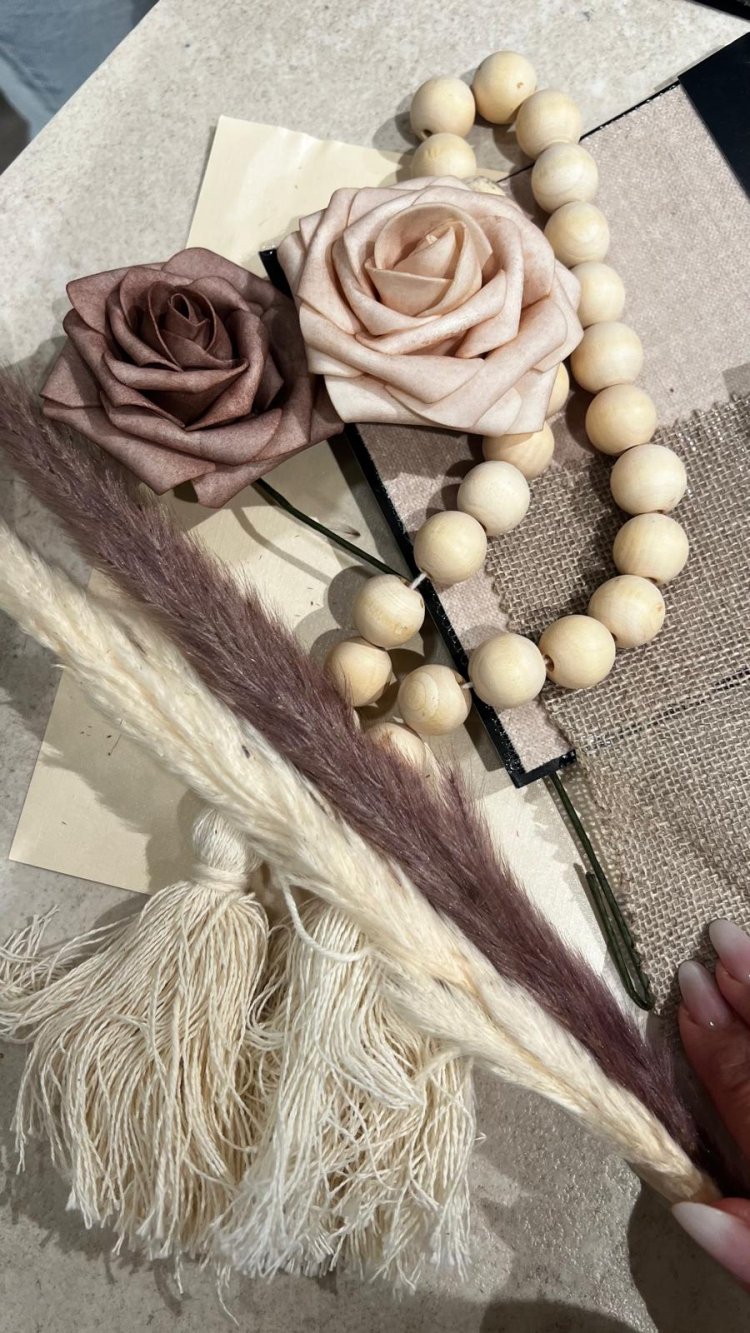 לוח השראה שיצרתי מחומרים שונים