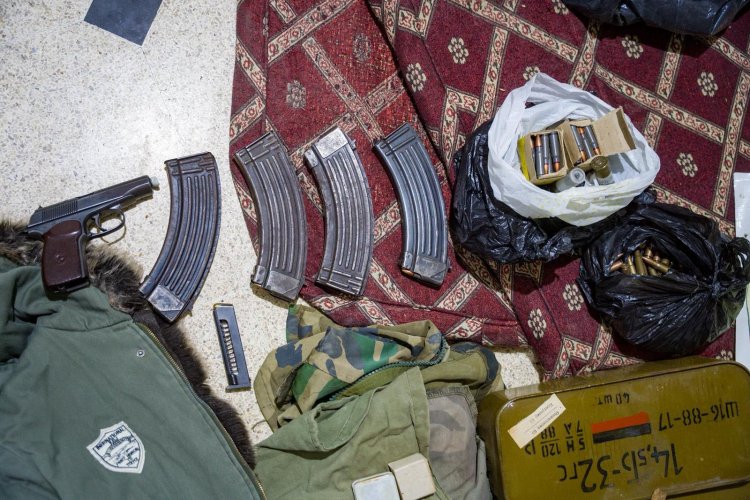 אמצעי לחימה שאותרו במרחב (צילום: דובר צה״ל)