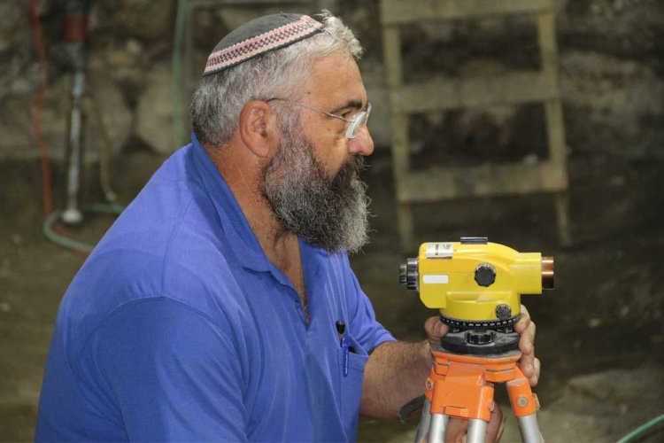 אבי סלומון בחפירות