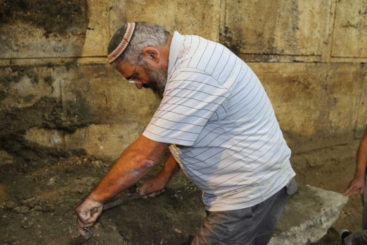 אבי סלומון בחפירות