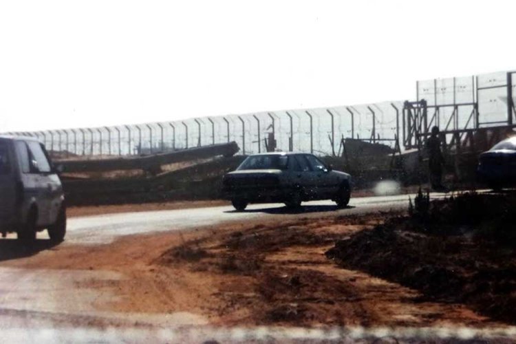 בליווי צבאי במסדרון נצרים