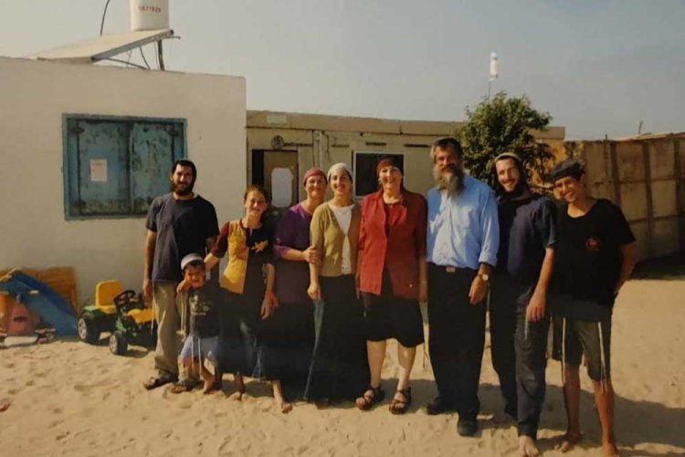 משפחת פיקאר בשירת הים. קרדיט: נתן דביר