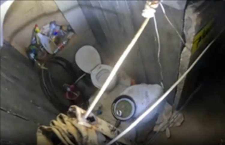 חדרי השהייה, המזון ואמצעי הלחימה שאותרו בתוך המנהרה (צילום: דובר צה״ל)