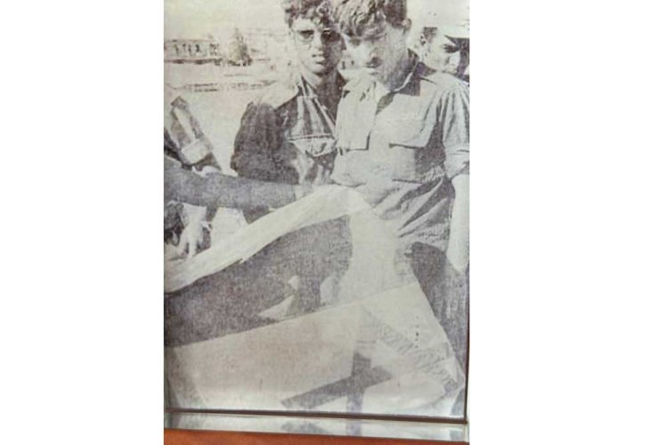 מסירים את הדגל בזמן הכניעה