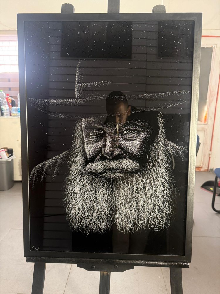 An artwork by Yosef Wasse made by breaking glass 