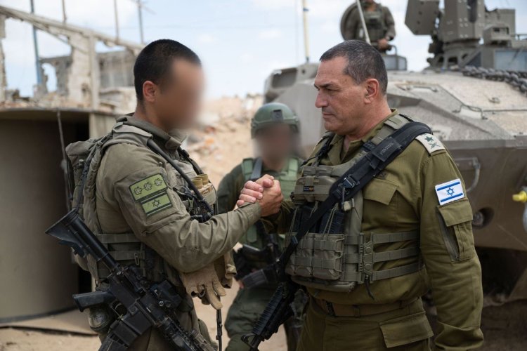 זמיר בסיור ברצועת עזה (צילום: דובר צה״ל)