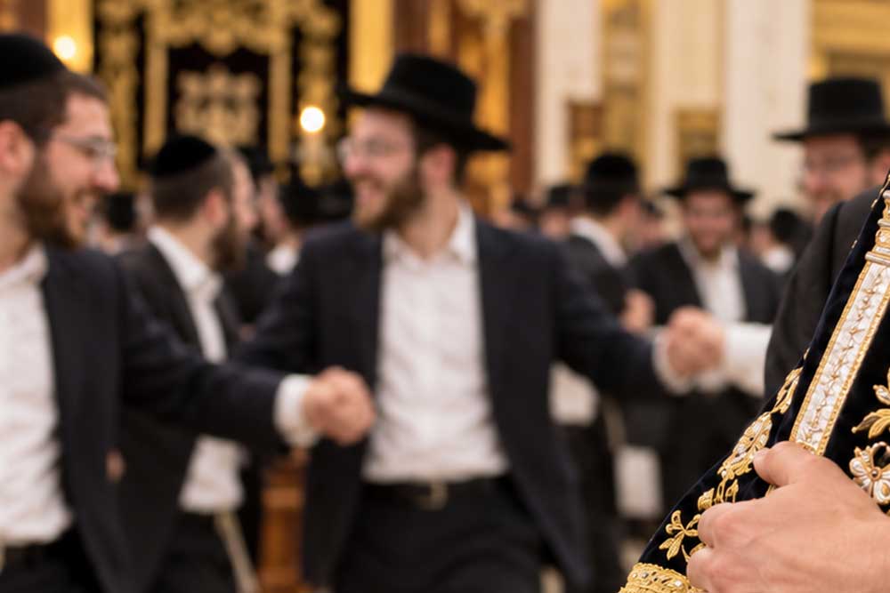 הקפות שניות סוחפות במוצאי שמחת תורה