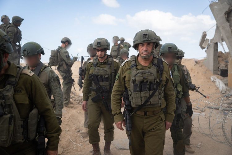 זמיר בסיור ברצועת עזה (צילום: דובר צה״ל)