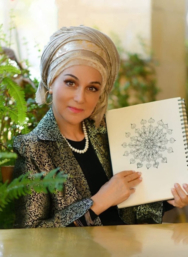 Orlit Cohen with her art