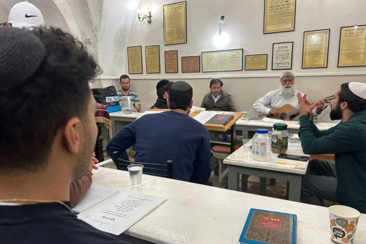 הרב מורנו ותלמידיו