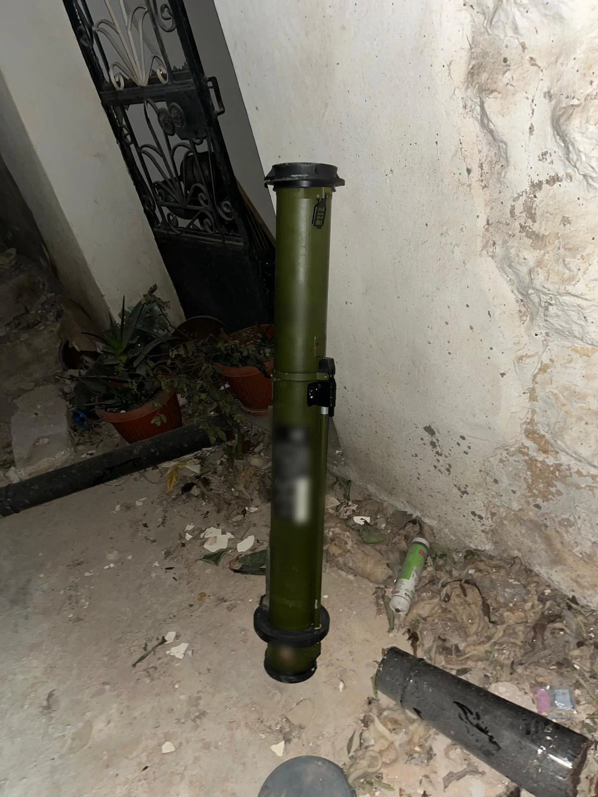 אמצעי לחימה שנמצאו בדרום לבנון (צילום: דובר צה"ל)