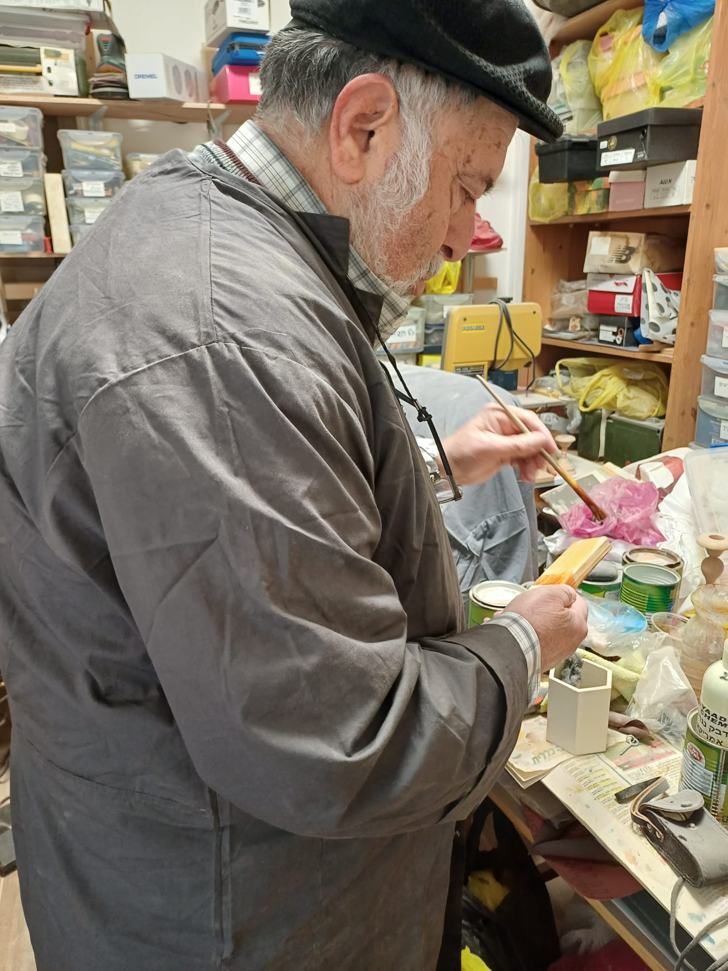 אביב בעבודה