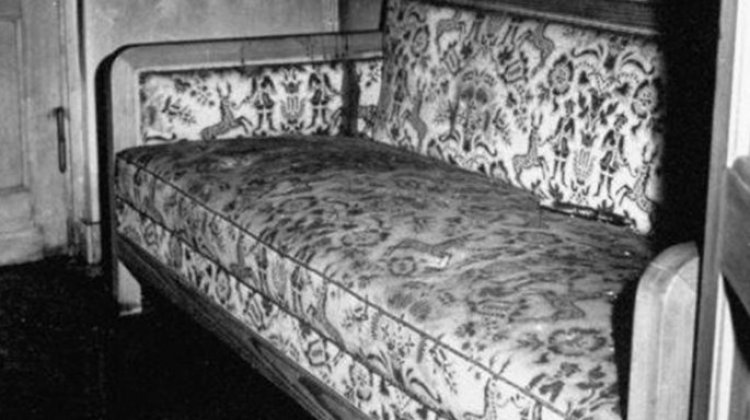 ספת ההתאבדות של צורר היהודים ימ"ש (שאוטרסטוק)