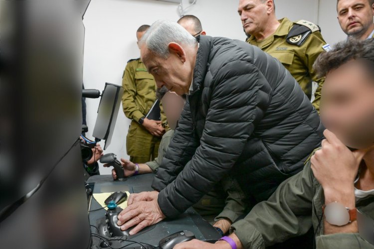 נתניהו בבסיס פלמחים (צילום: מעיין טואף, לע״מ)