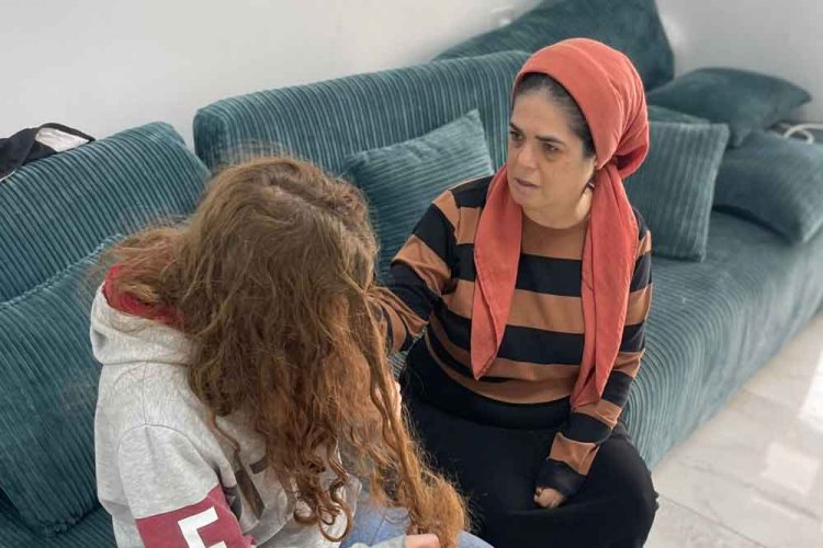 בשיחה עם אחת הבנות