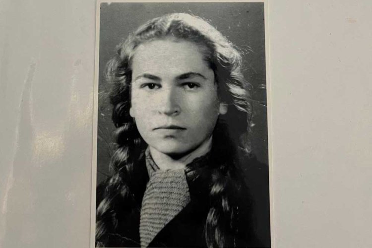 סבתא לוסי בצעירותה