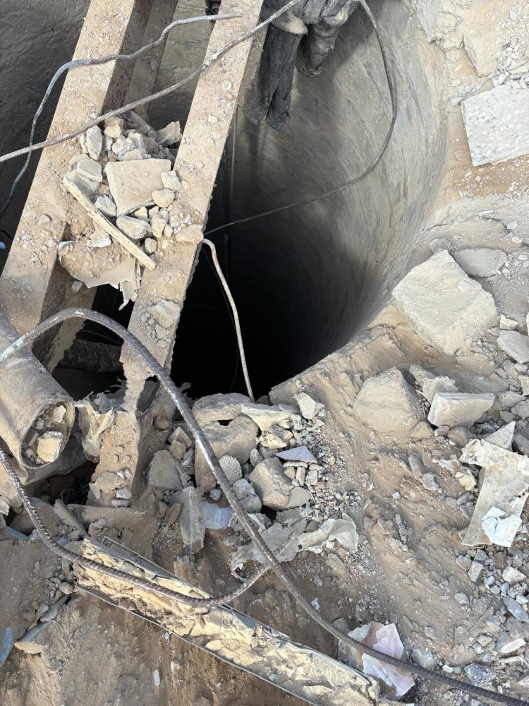 פיר מנהרה של חמאס במרחב הקו הצהוב (צילום: דובר צה״ל)