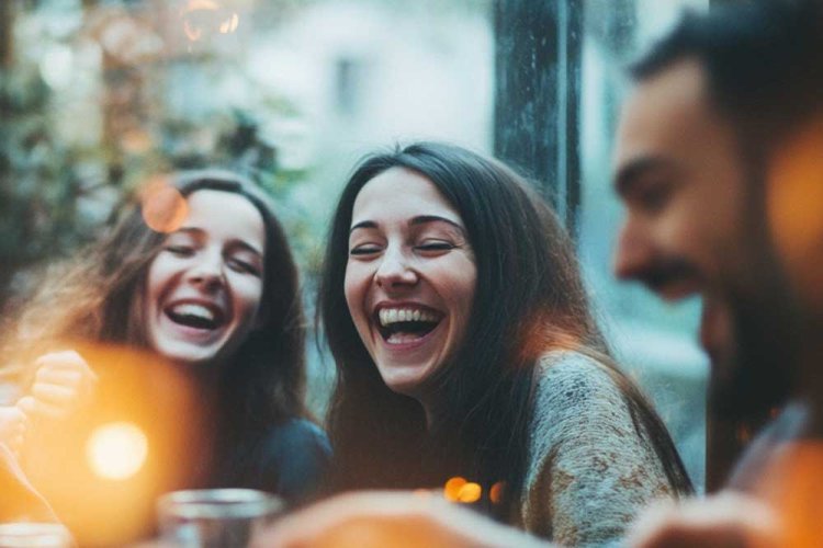 טוב לצחוק יחד כמשפחה, אך חשוב לשים לב ולא לפגוע