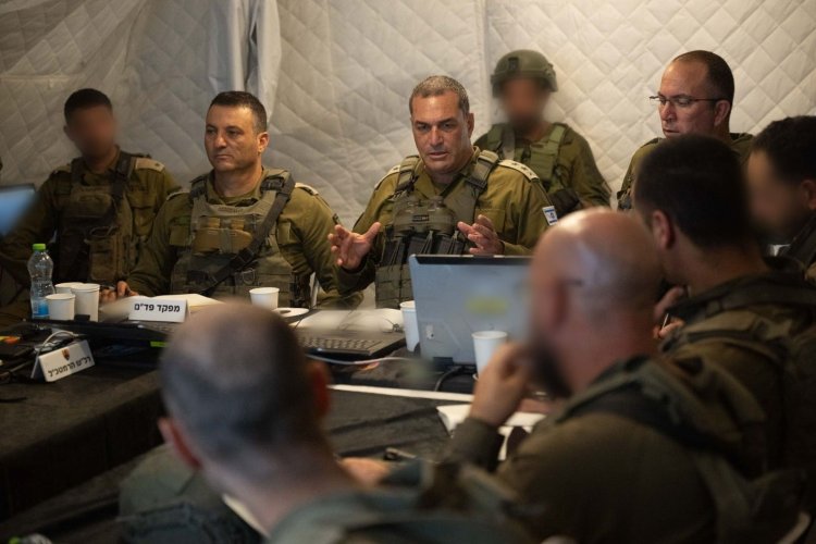 זמיר בסיור ברצועת עזה (צילום: דובר צה״ל)