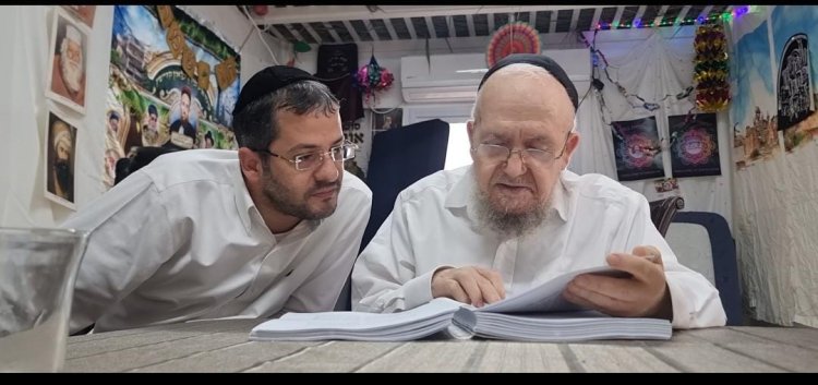 Rabbi Mazuz studying with Rabbi Zanzuri