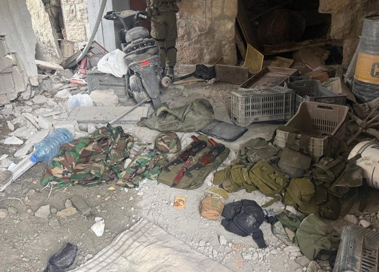 אמל״ח שאותר בדרום לבנון (צילום: דובר צה״ל)